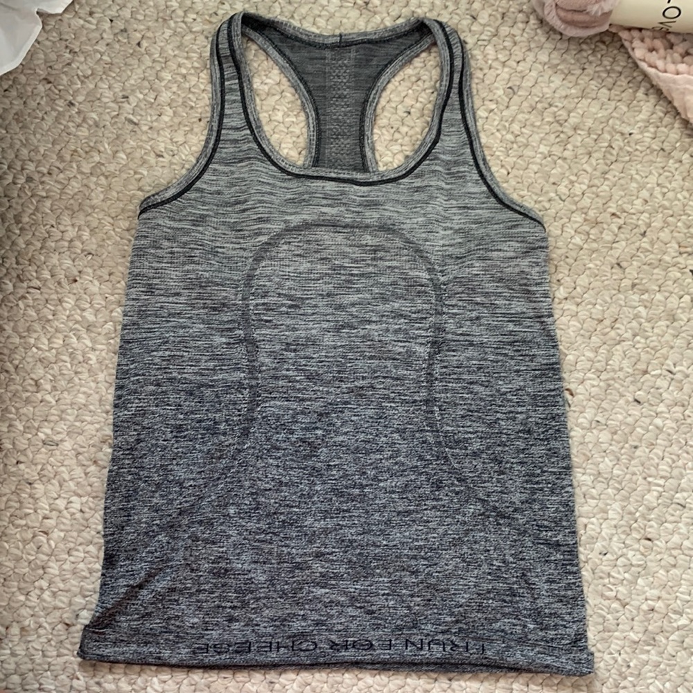 Lululemon workout tank